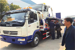 南汇区汽车道路救援拖车价格
